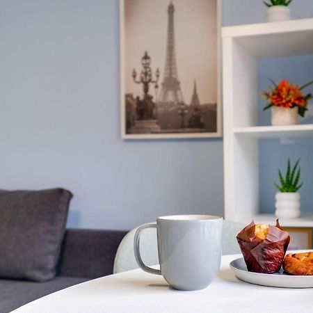 Chic 1Br House In Hounslow - 12 Mins From Heathrow Airport Apartman Feltham Kültér fotó